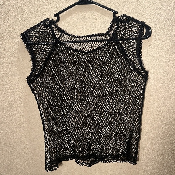 Mesh Black Crop Sleeve Top - Picture 4 of 4